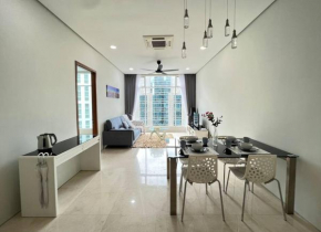 5-8mins to Aquaria KLCC/KL Convention Ctre, 2 Beds